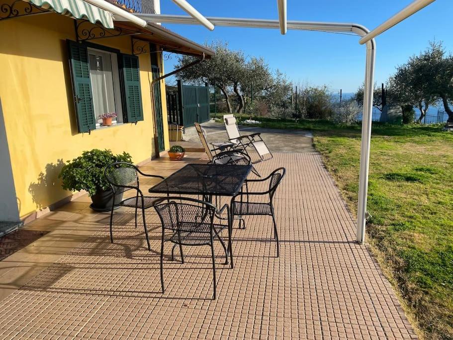 Villa Casa Vista Mare - Superb Garden And Parking Included à Imperia Extérieur photo