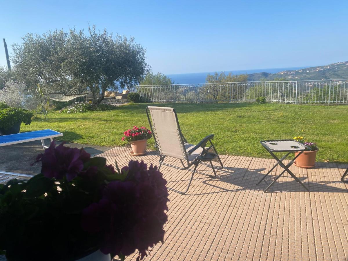 Villa Casa Vista Mare - Superb Garden And Parking Included à Imperia Extérieur photo