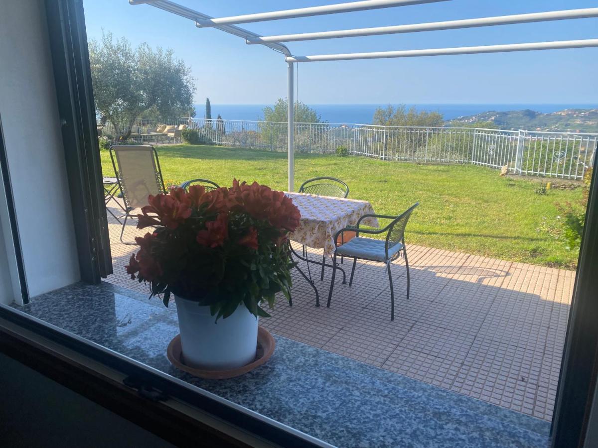 Villa Casa Vista Mare - Superb Garden And Parking Included à Imperia Extérieur photo
