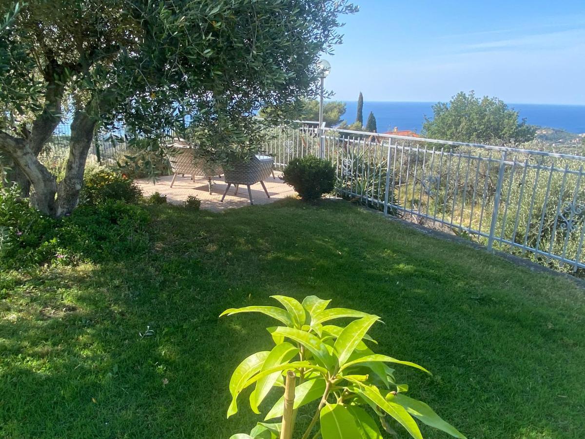 Villa Casa Vista Mare - Superb Garden And Parking Included à Imperia Extérieur photo