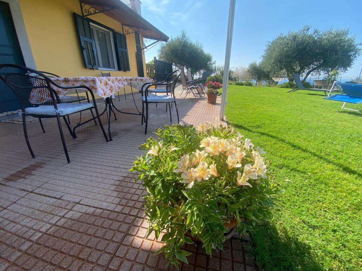 Villa Casa Vista Mare - Superb Garden And Parking Included à Imperia Extérieur photo